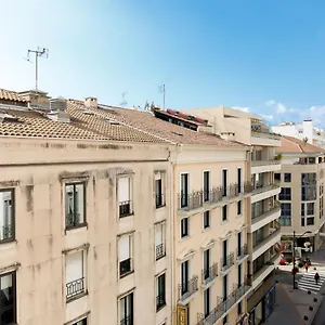 Apartment L'attique Des Artistes Yourhosthelper 