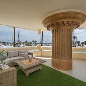 https://luxury-apartment-with-sea-views-in-puerto-marina.es-andalucia.com